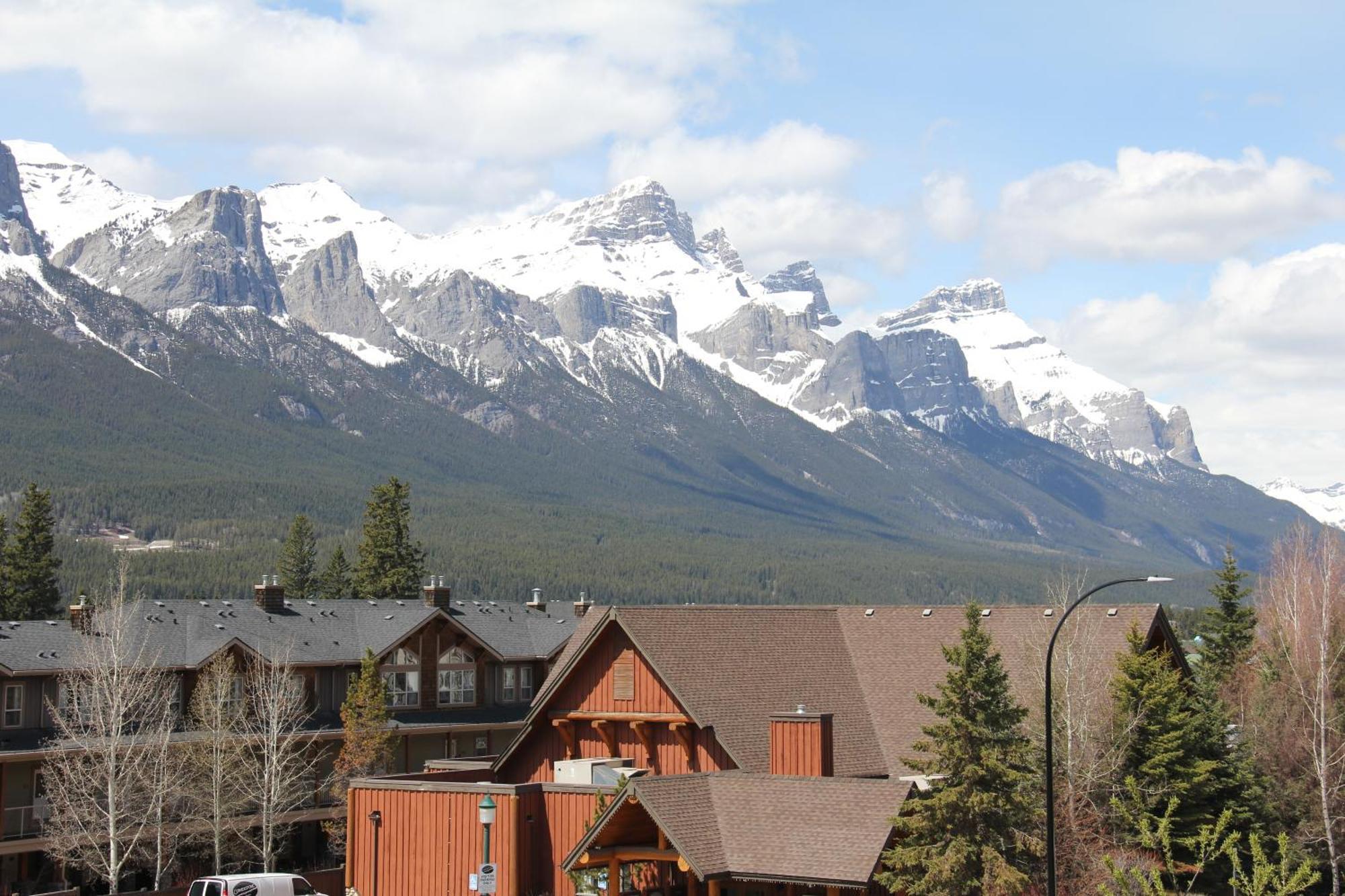 Windtower Lodge - Canmore Ngoại thất bức ảnh